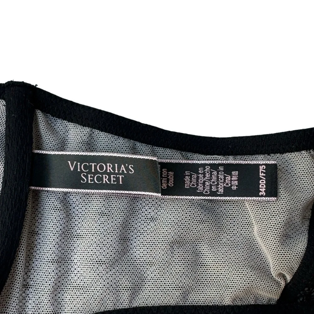 Victoria Secret Bra SZ. 34DD